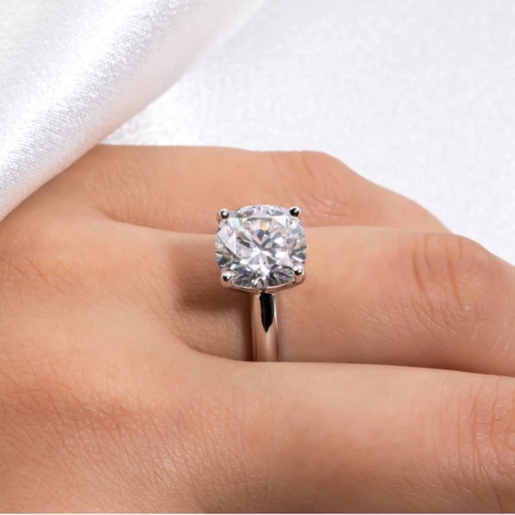 18k 3.5 cttw Cushion Princess Moissanite Diamond Solitaire Ring - Picture 5 of 10